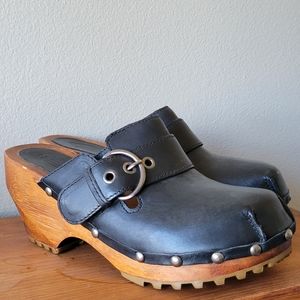 NEW London Underground Clogs
